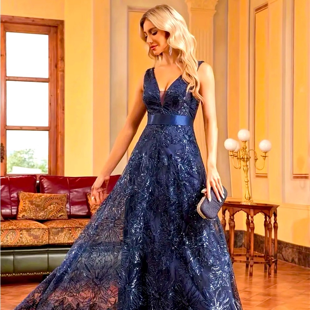 New Sparkly Blue Gown!